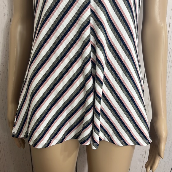 NWT Umgee Striped Tank Top Metallic Stripes Size Small Adjustable straps - Picture 5 of 12